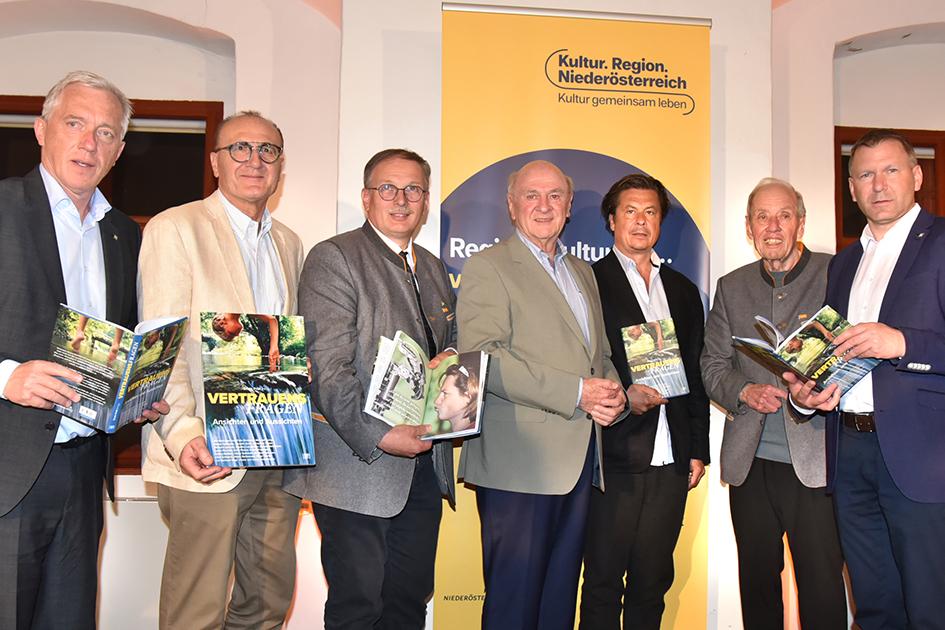 Buchpräsentation im Rathaus Retz!